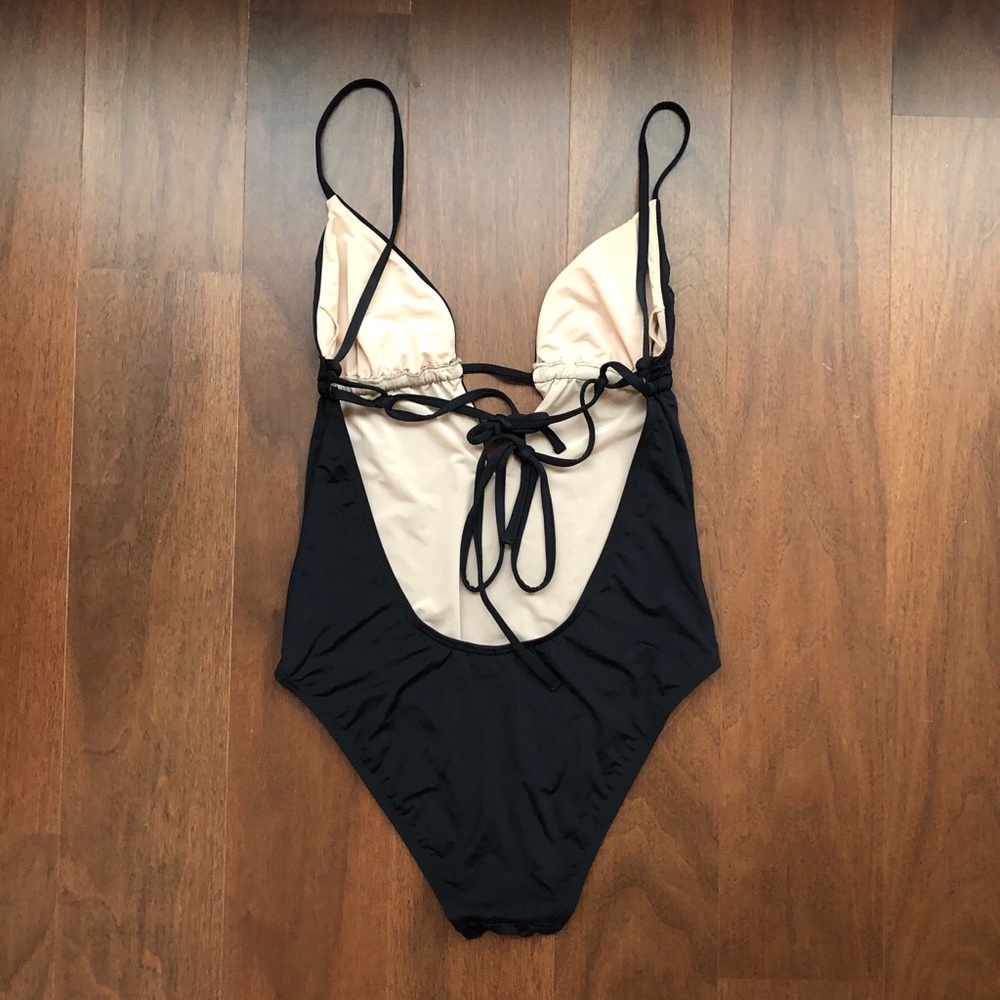 One piece Swimsuit - Picture 13 of 16